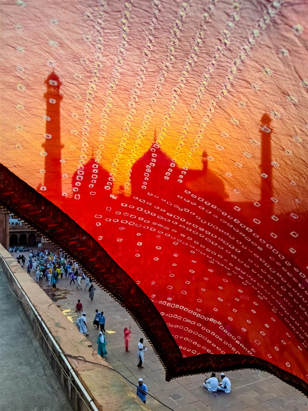 Portrait of Religion...Essence of Festival...Lyrics of Evening...Golden aroma of Sunset...Power of Thought...A story of 6:50 pm, 3rd June 2019. I was on the terrace of Jama masjid, suddenly realized that the strong wind was unintentionally giving a nice f